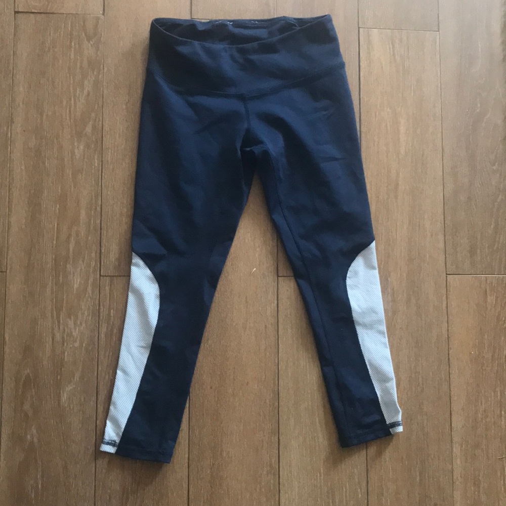 Heroine Sport Capri Leggings
